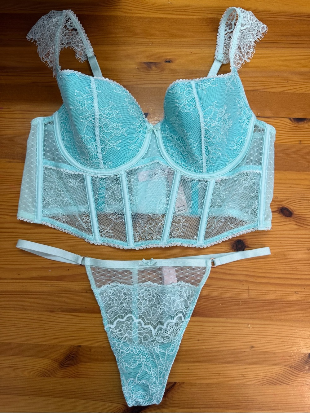 Victorias Secret Large Long Line Balcónette Bra Thong Set Mint White Lace NWT